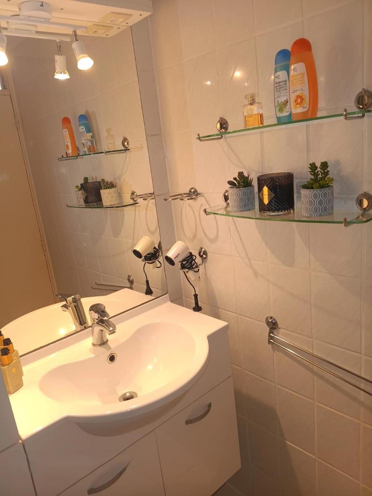 3 Studios - 3 Ambiances - Tout Confort - Piscine Ouverte Juillet Aout - Zwembad Open July Augustus Han-sur-Lesse Camera foto